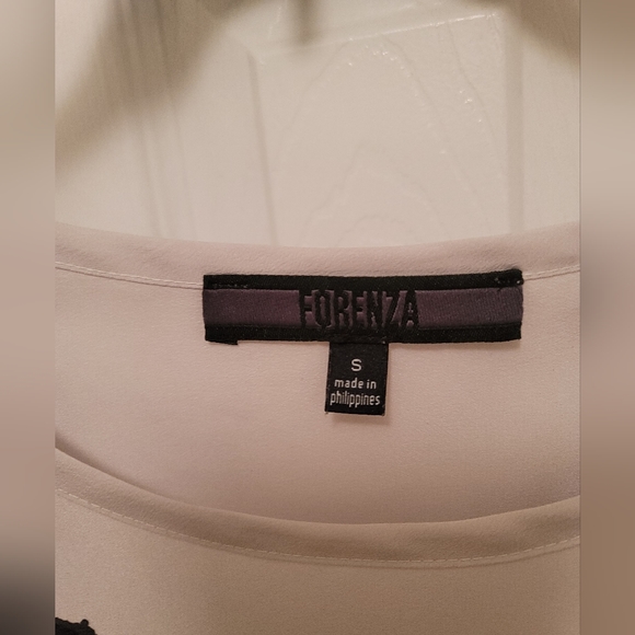 The Limited (Forenza) cap sleeve, split back, ink blot top - Picture 4 of 4